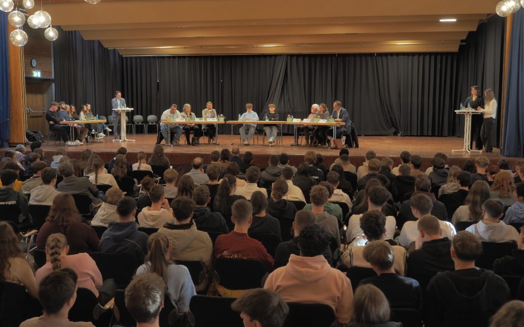 Podiumsdiskussion am TSG: Jugend und Politik gehen Hand in Hand